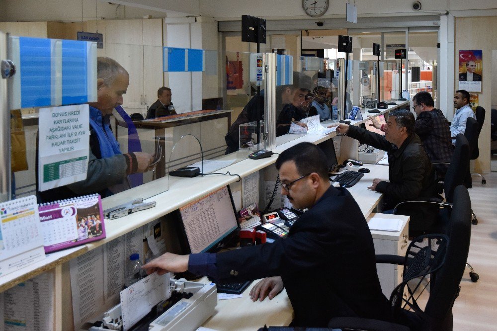 8 Mart’ta Muratpaşa’da Kadın Çalışanlar İzinli