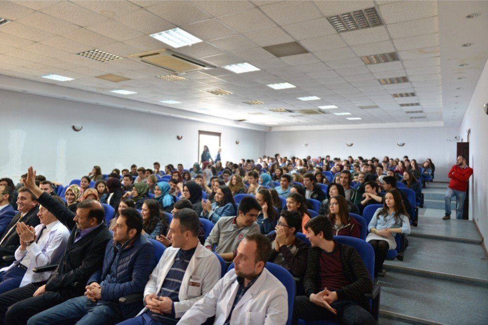 Rektör Elmas Anadolu Lisesi’nde Söyleşiye Katıldı