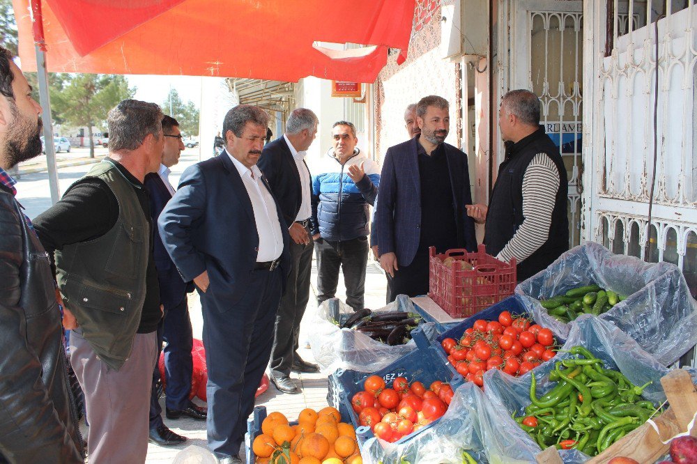 Ak Parti Heyeti Depremzedeleri Yalnız Bırakmıyor