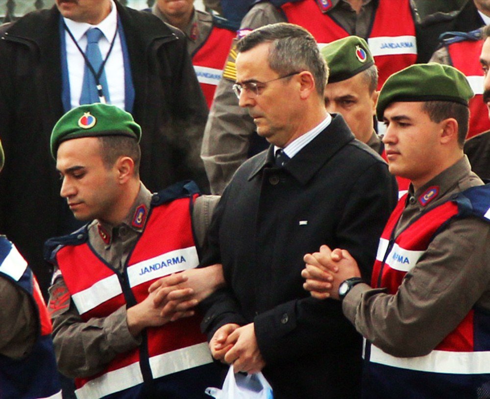 Sanık, Deniz Hava Üs Komutanı Tuğamiral Tezcan Kızılelma;