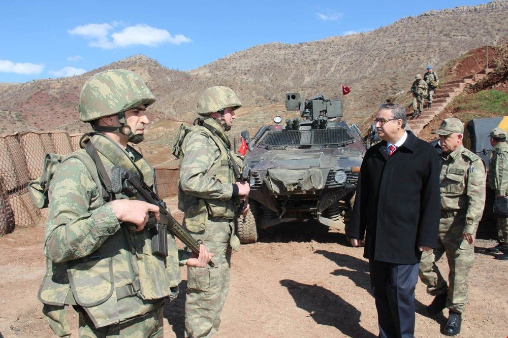 Şırnak Valisi Su, Askeri Üs Bölgelerini Ziyaret Etti