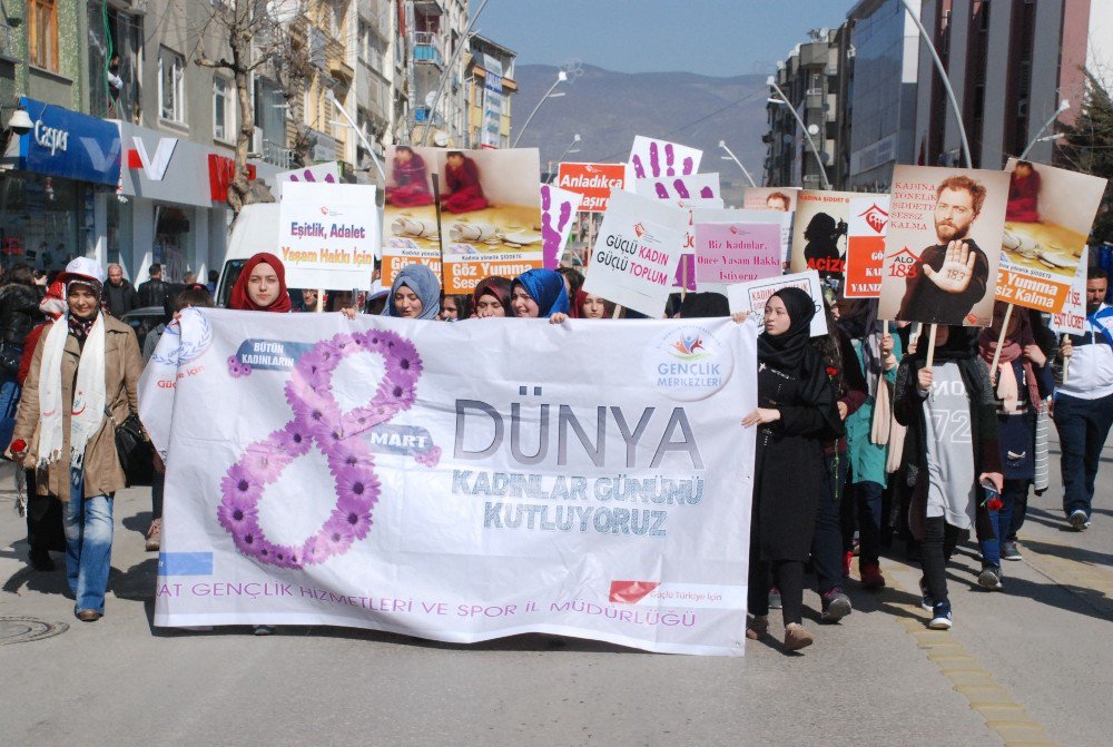 Tokat’ta “Kadınız Varız Buluşsun Adımlarımız” Yürüyüşü