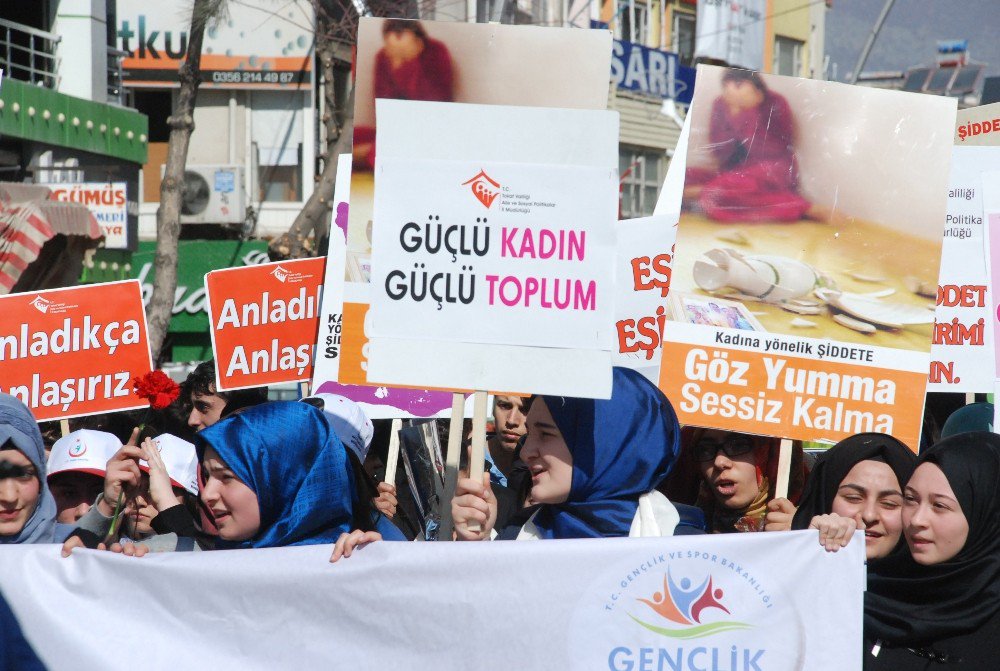 Tokat’ta “Kadınız Varız Buluşsun Adımlarımız” Yürüyüşü