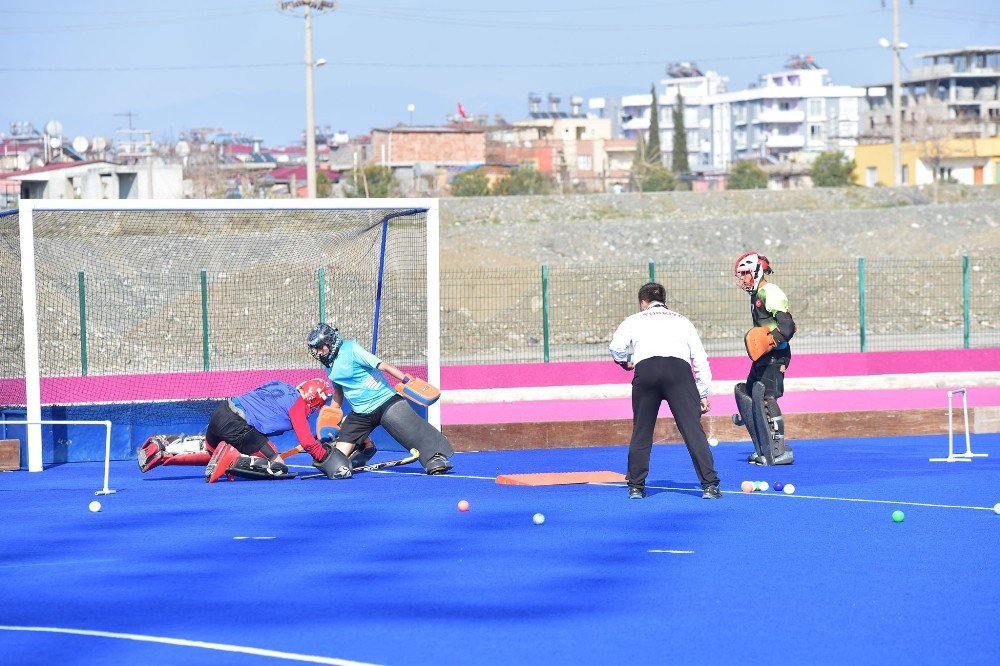 U16 Hokey Milli Takımı Osmaniye’de Kampa Girdi