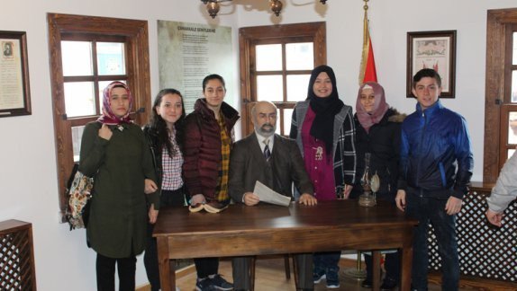 Yeniceli Öğrenciler Mehmet Akif Ersoy’un Evini Ziyaret Etti