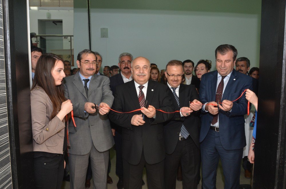 Kadınlar Resim Sergisi Açtı