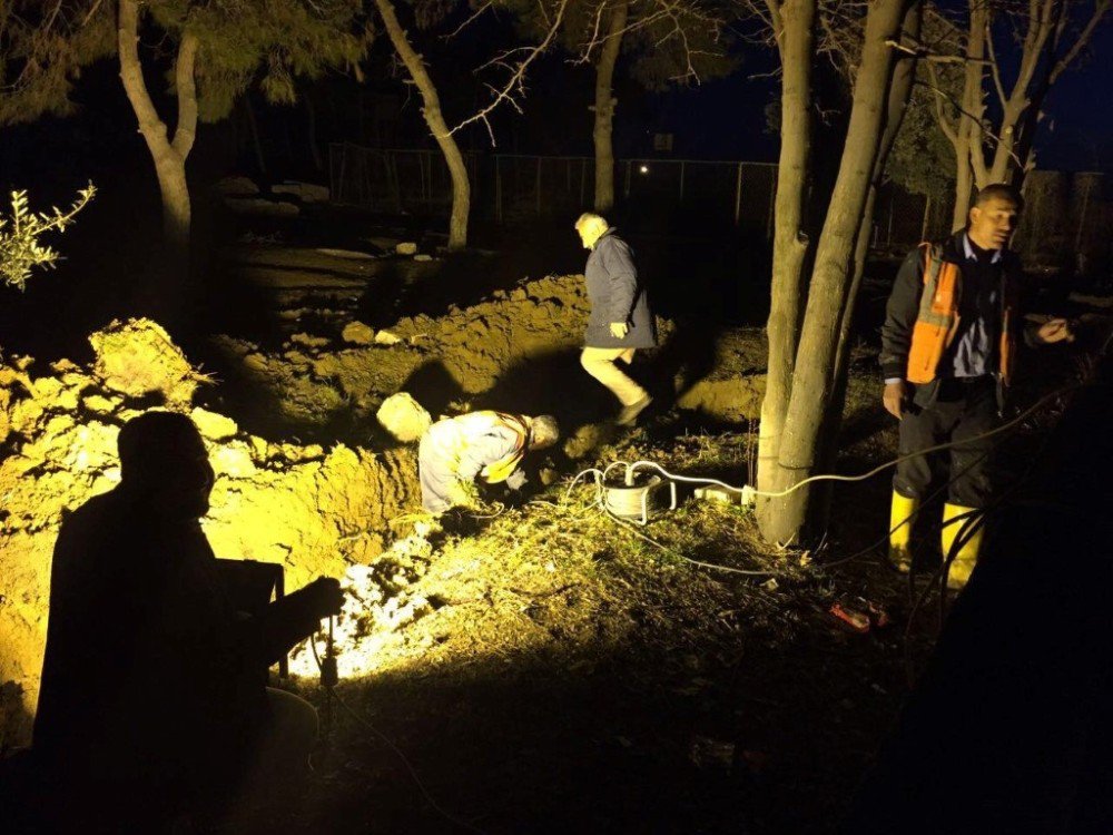 Askim Ekipleri Deprem Bölgesindeki Çalışmalarını Sürdürüyor