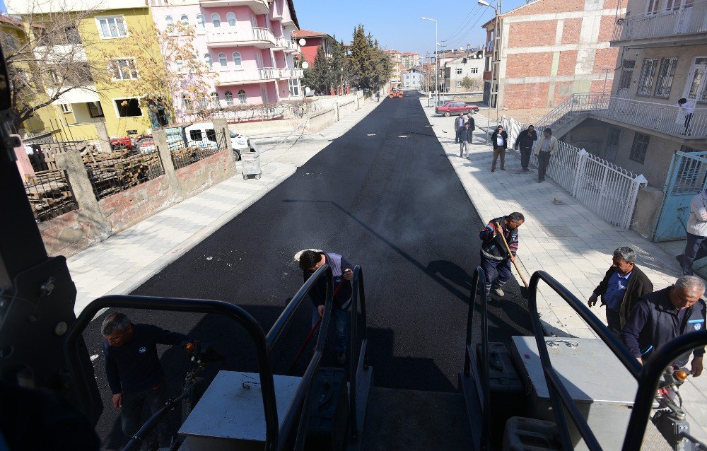 Selçuklu Mahallesinin Yolları Asfaltlanıyor