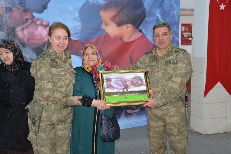 Bolu Valisi Aydın Baruş Şehit Aileleriyle Bir Araya Geldi