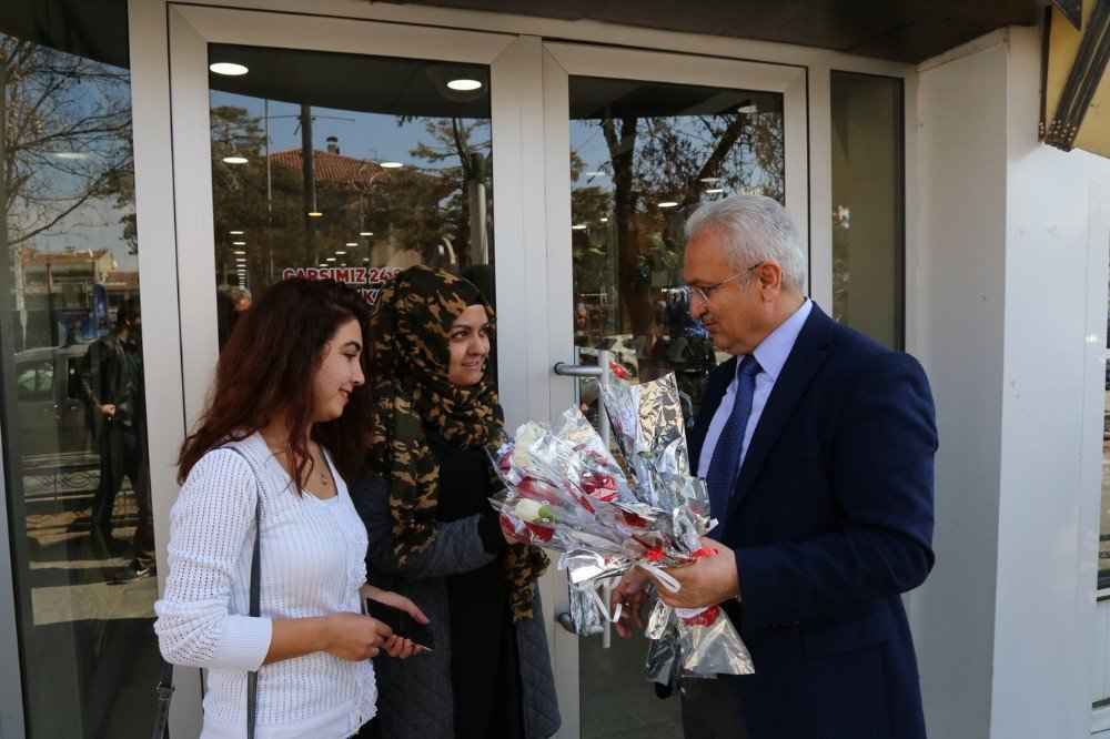 Başkan Başsoy: "Kadınlara Ekonomik Hürriyetlerini Kazandırmak İçin Çalışmalar Yürütüyoruz."