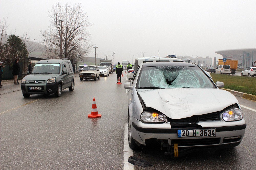 Tekstil İşçisi Kadın İşe Giderken Otomobilin Altında Kaldı