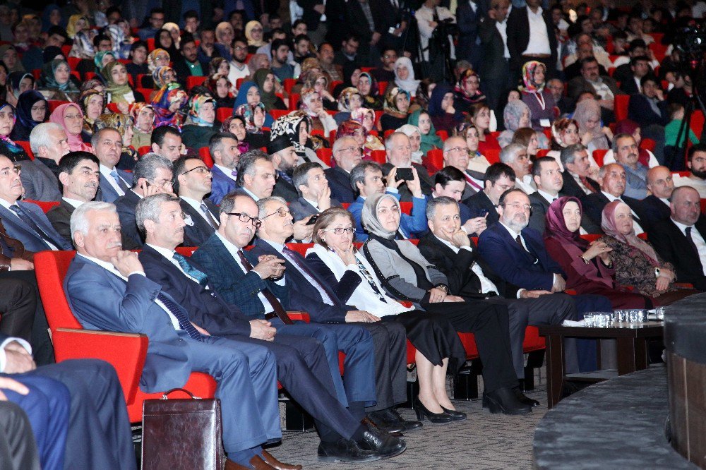 Gaziantep’te “Ustalara Saygı Aliya İzzetbegoviç’i Anma Programı”