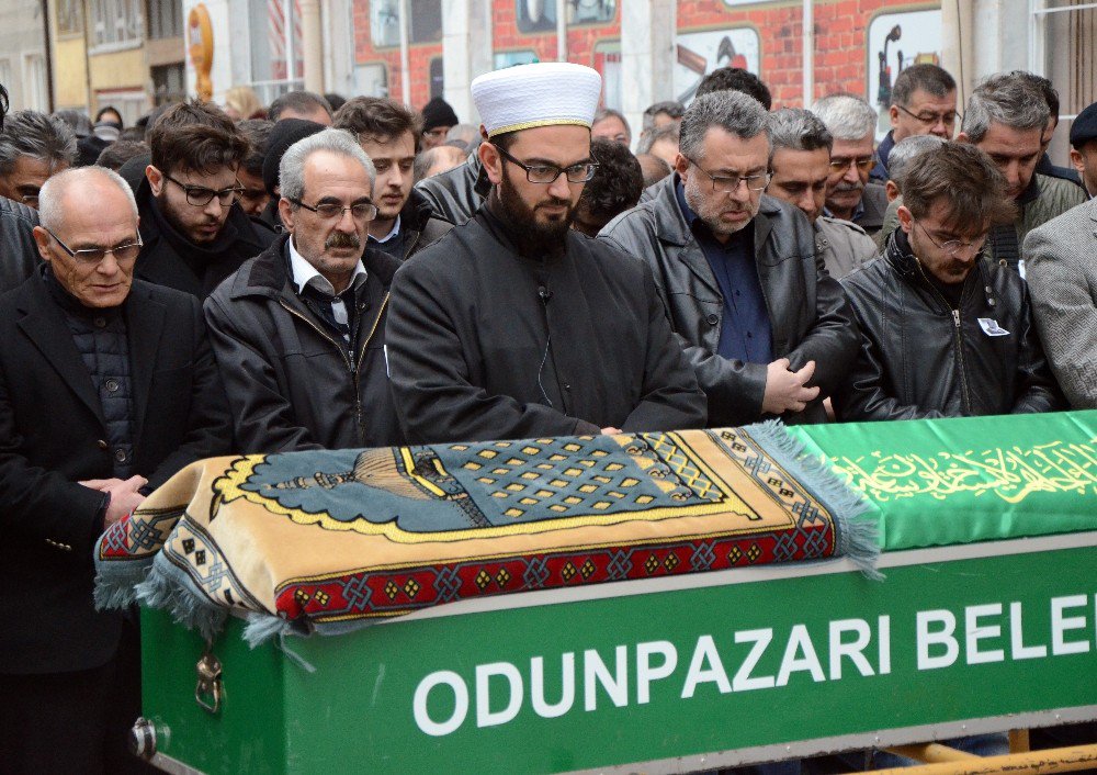 2 Arkadaş Sahte İçkiden Hayatını Kaybetti