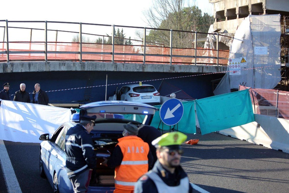 İtalya’da Otoban Köprü Çöktü: 2 Ölü