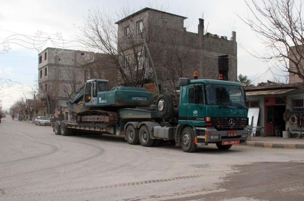 Fırat Kalkanı Harekatı Nedeniyle Sınır Hattında Askeri Hareketlilik Sürüyor