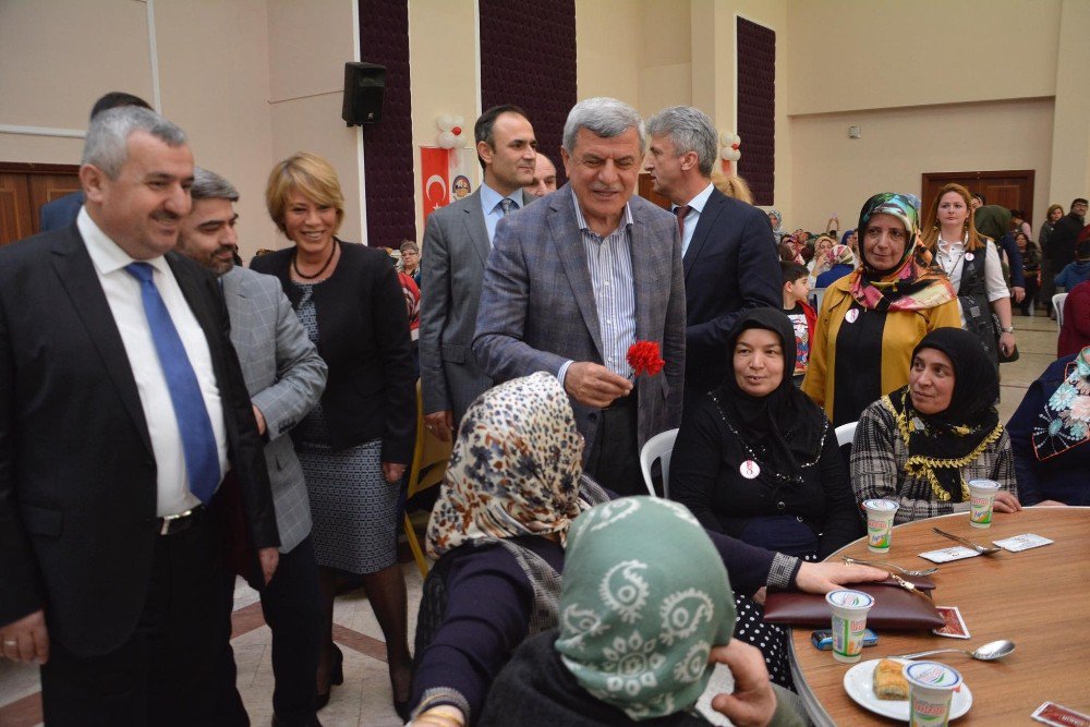 Başkan Baran, Kadınlar Günü Etkinliğine Katıldı