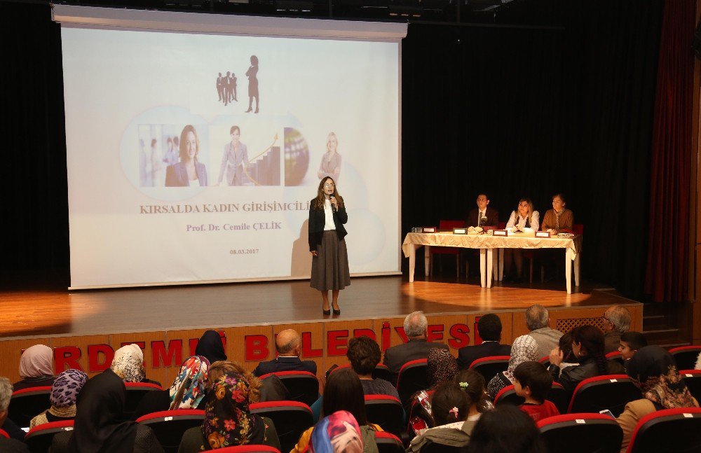 Erdemli’de Kadınlara Özel Program