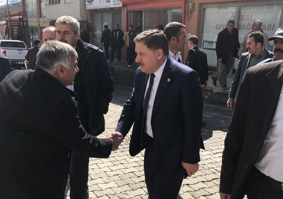 Ak Partili Özbek’e Şemdinli’de Sıcak Karşılama