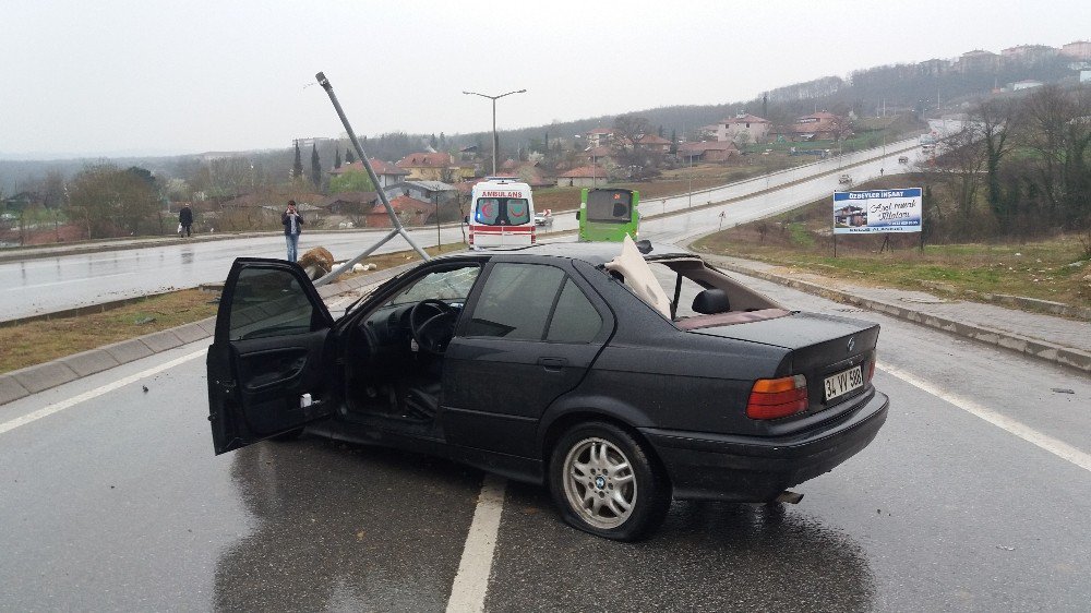 Yağmur Kazayı Beraberinde Getirdi: 2 Yaralı