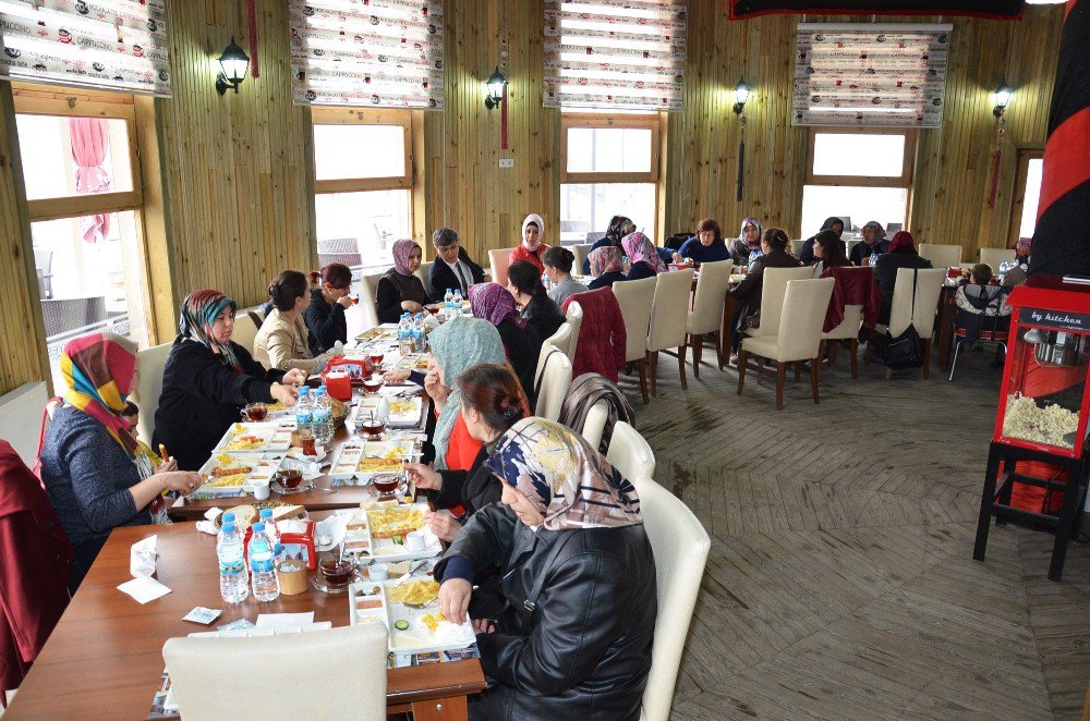 Başkan Yardımcısı Avcıoğlu Tekke Mahallelilerin Taleplerini Dinledi