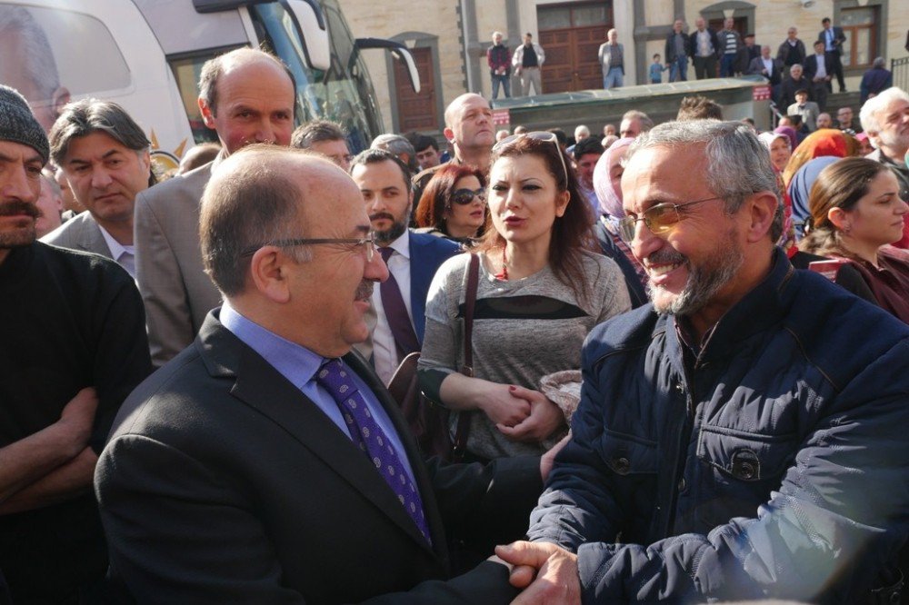 Gümrükçüoğlu, Referandumda Oy Kullanacak Kararsızlara İpucu Verdi