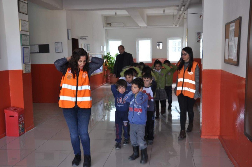 Tunceli’de Öğrencilere Afet Bilinci Eğitimi