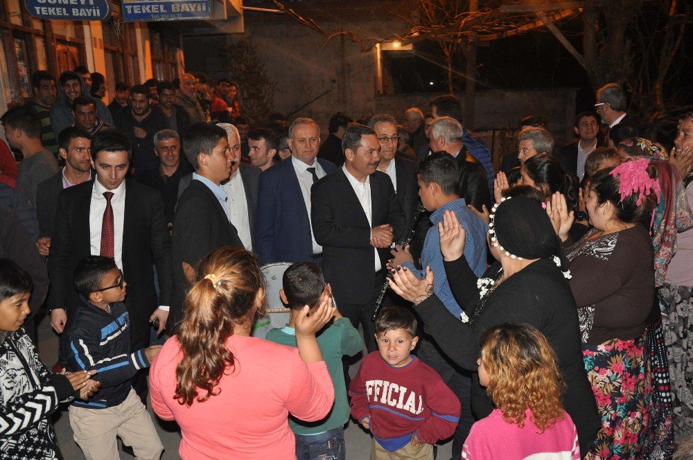 Uysal “Gençlerine Güvenen Bir Tek Ak Parti İktidarı Var”