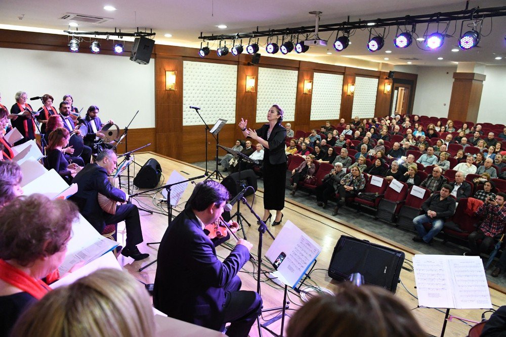 Konyaaltı Belediyesi Tsm Kadınlar Korosu’ndan Konser