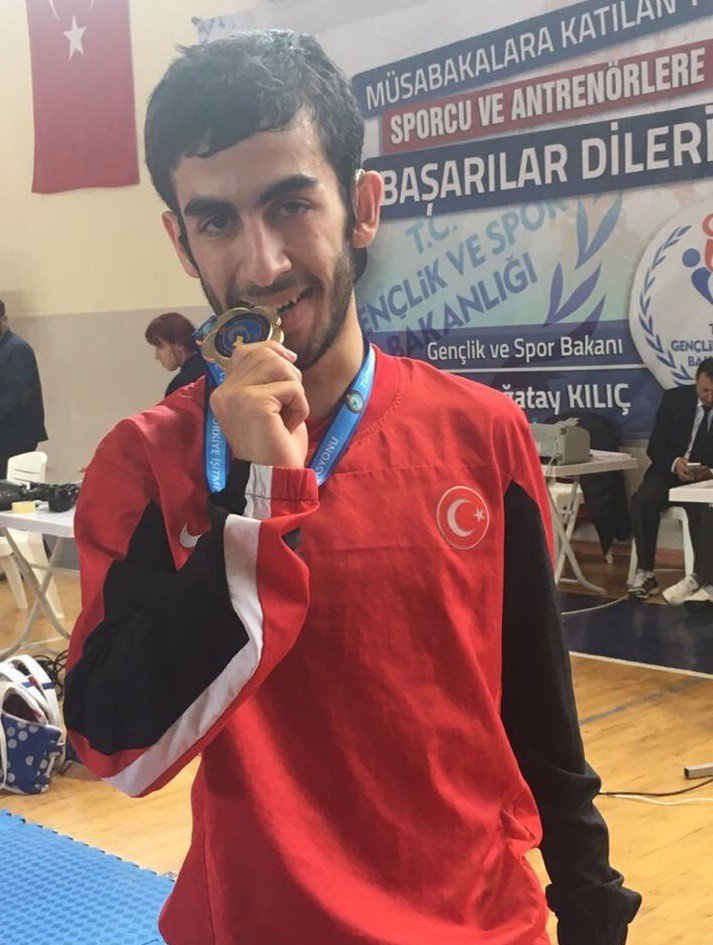 Batmanlı İşitme Engelli Sporcu Türkiye Şampiyonu Oldu