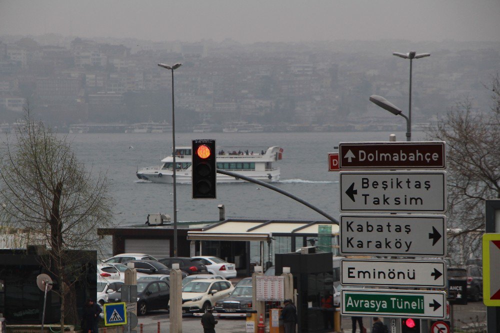 İstanbul Boğazı’nda Gemi Trafiğine Sis Engeli