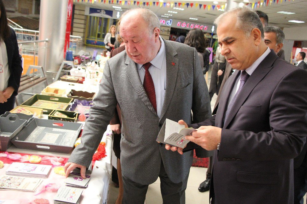 Kadın Konuk Evi Sakinlerinin El Emekleri Sergilendi