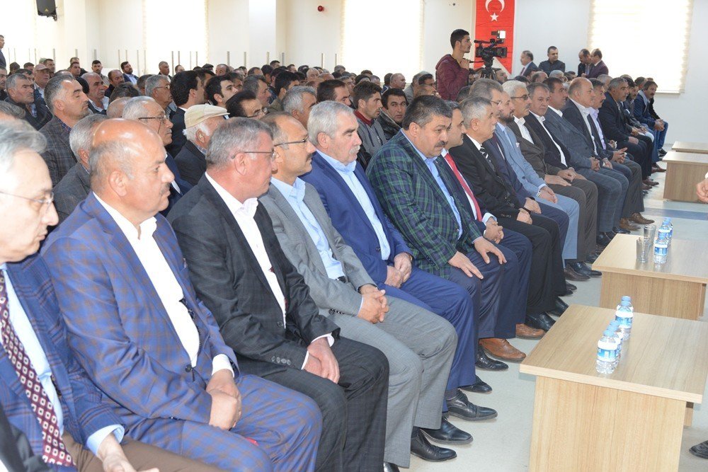 Kayseri Şeker’in Develi’deki Çiftçi Eğitimine Ak Parti Kayseri Milletvekillerinden Tam Destek