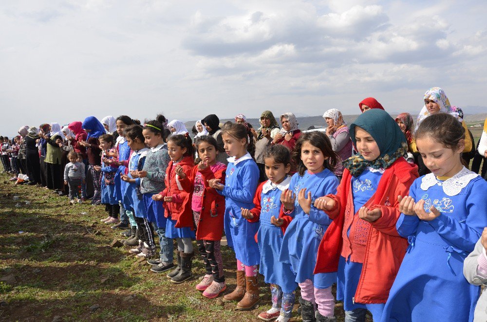 Şanlıurfa’da Köylüler Yağmur Duasına Çıktı