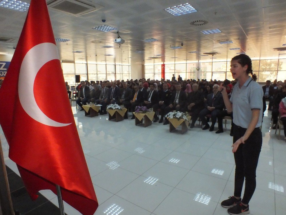 İstiklal Marşı Okundu Ve İşaret Dili İle Anlatıldı