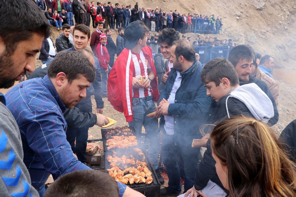 Gümüşhanespor Sevgisi Dağları Panayır Alına Çevirdi