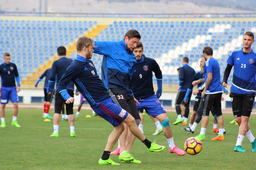 Karabükspor, Adanaspor Maçı Hazırlıklarını Tamamladı