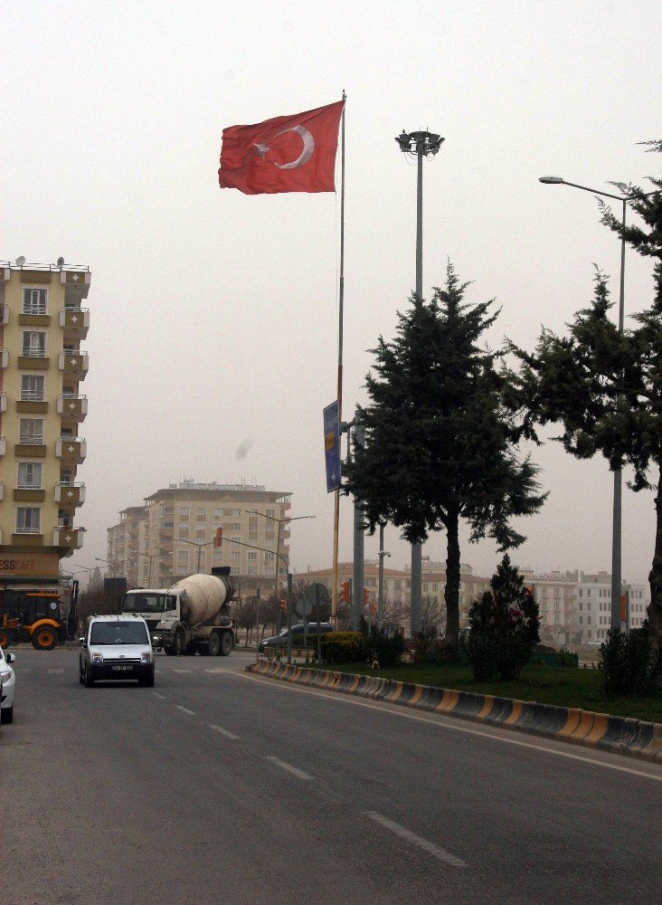 Suriye Üzerinden Gelen Kum Ve Toz Fırtınası Kilis’te Etkili Oldu