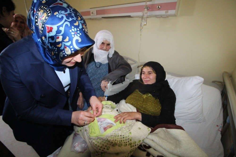 Tuba Işın’dan Huzur Evi Ve Kadın Doğum Hastanesine Ziyaret