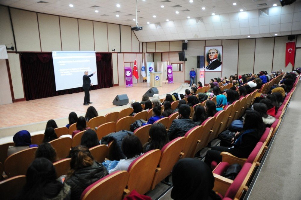 Yyü’de “İletişimle Kazandıklarımız, Kaybettiklerimiz” Konferansı