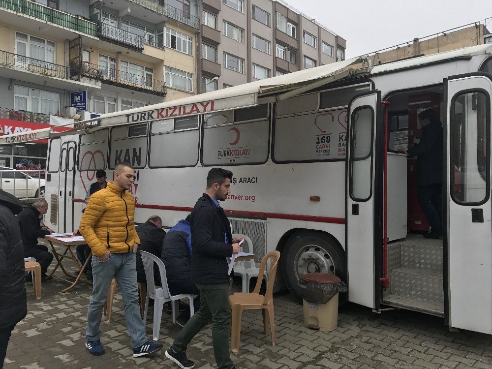 Kızılaya Kan Bağışında Yoğun İlgi