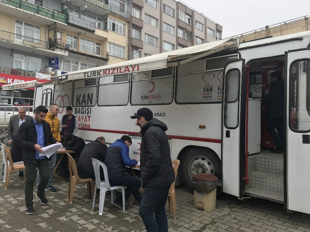 Kızılaya Kan Bağışında Yoğun İlgi