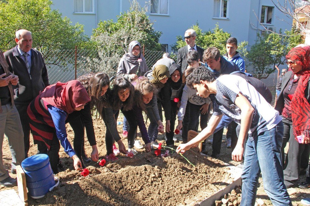 Antalya’da 2 Okul Yaptıran Hayırsevere, Öğretmen Ve Öğrencilerden Vefa