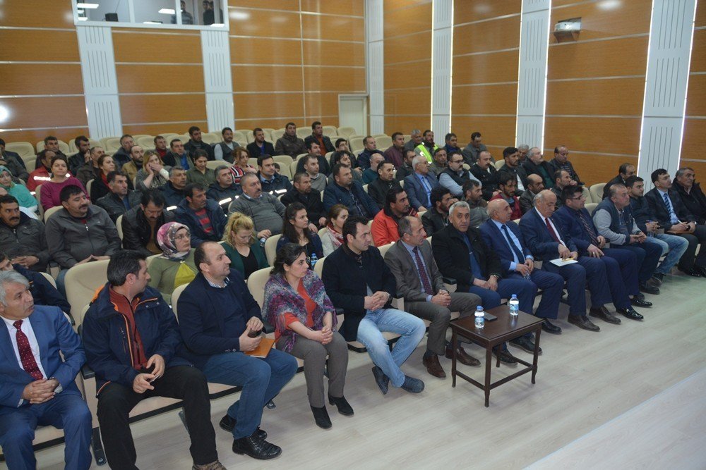 Başkan Köksoy, Belediye Personeliyle Toplantı Yaptı