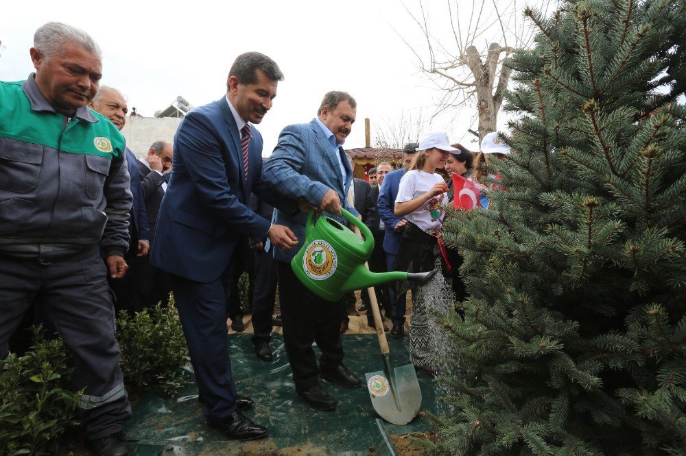 Bakan Eroğlu, Selçuk’a Müjdeli Haberlerle Geldi