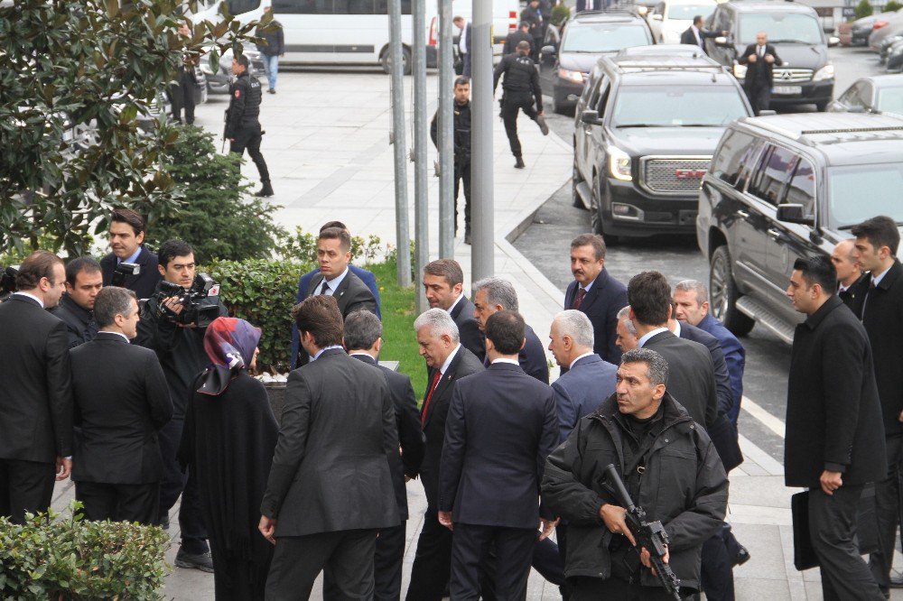 Başbakan Binali Yıldırım, Ak Parti İstanbul İl Başkanlığı’nda