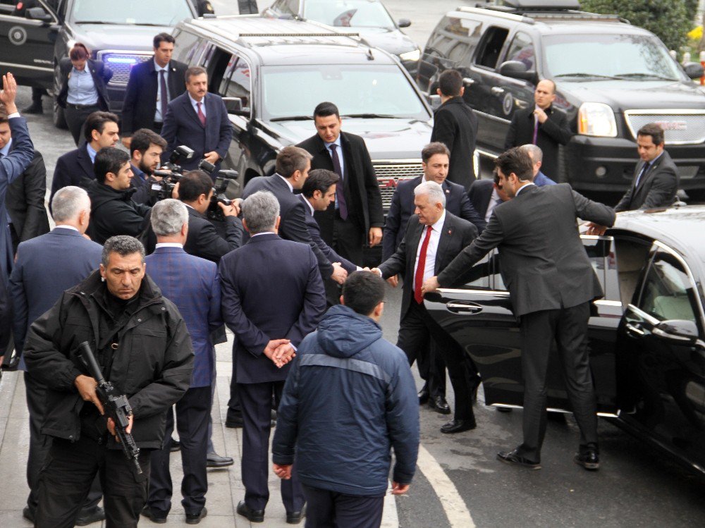 Başbakan Binali Yıldırım, Ak Parti İstanbul İl Başkanlığı’nda