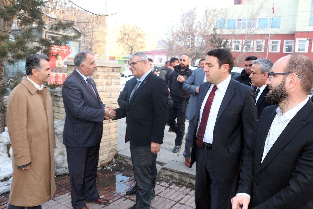 Başbakan Yardımcısı Kaynak, Stk Temsilcileriyle Bir Araya Geldi