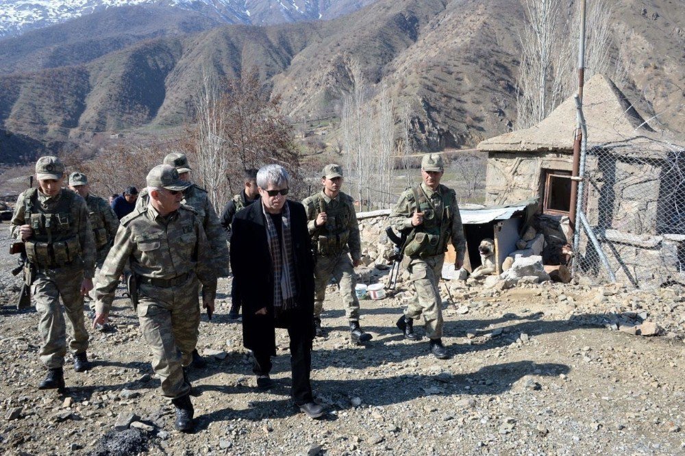 Bitlis Valisi Çınar, Operasyonların Yoğun Yaşandığı Sehi Ormanları Bölgesinde İnceleme Yaptı