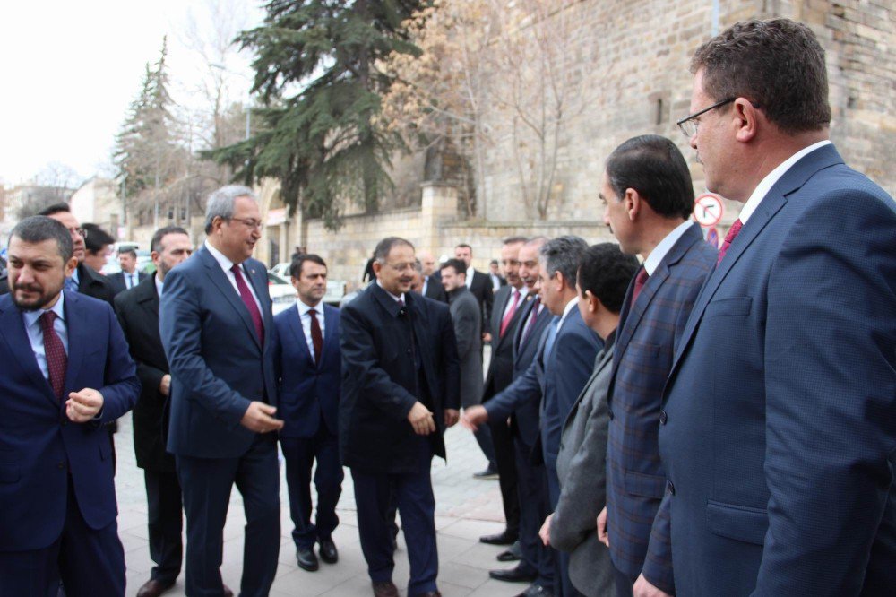 Bakan Özhaseki: “Bu İkiyüzlü Tavrı Çok Gördük, Teröristleri Desteklemeye Devam Ediyorlar”