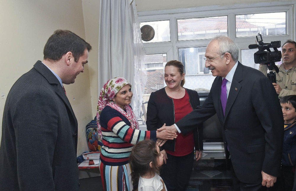 Chp Lideri Kılıçdaroğlu, Kendisine Mektup Yazan Küçük Çocuğu Ziyaret Etti